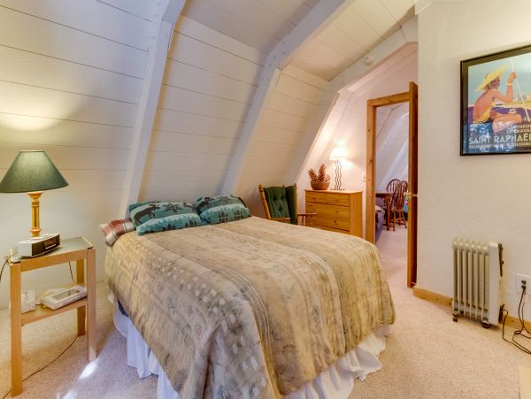 Lake Tahoe North Shore Home 978907