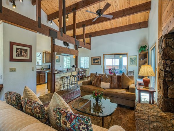 Lake Tahoe North Shore Home 978908