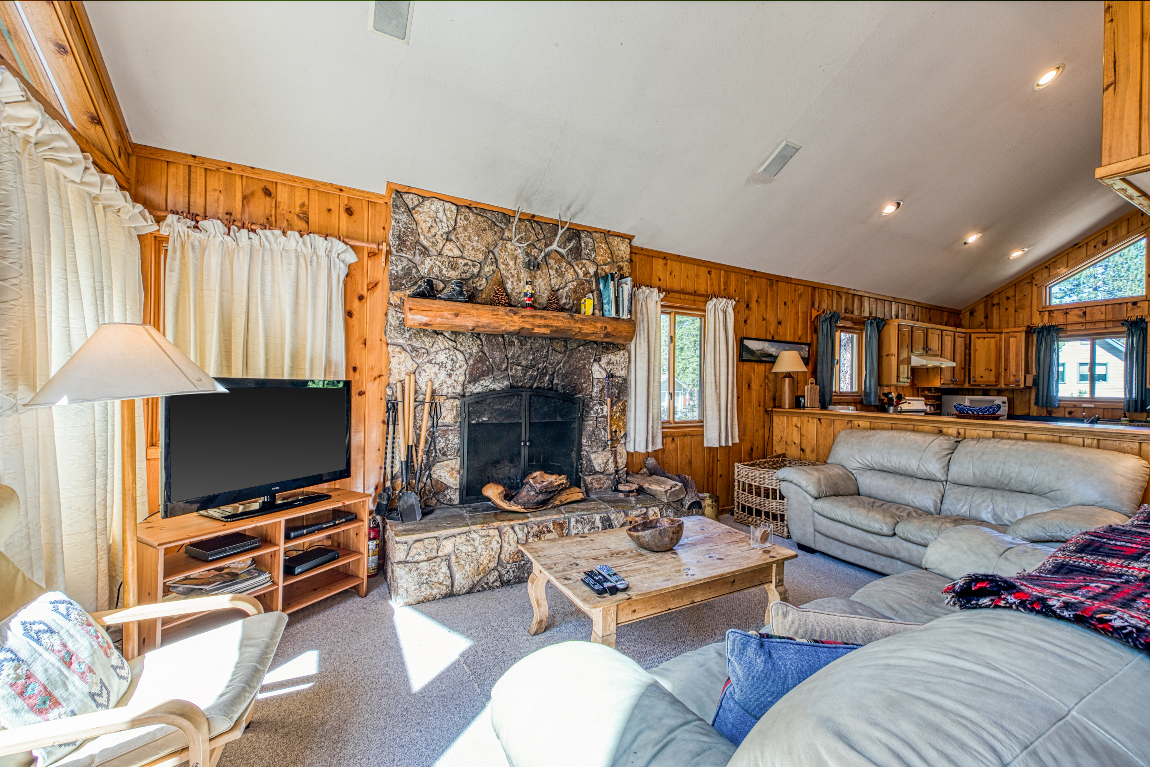 Lake Tahoe North Shore Home 978909