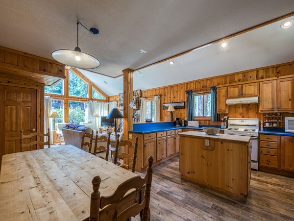 Lake Tahoe North Shore Home 978909