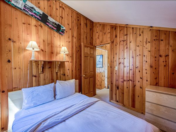 Lake Tahoe North Shore Home 978909