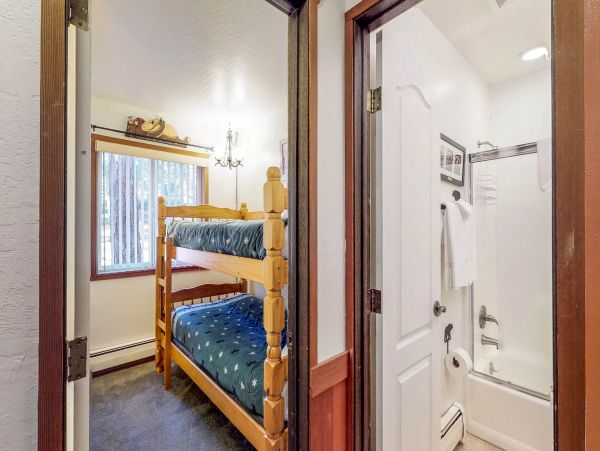 Lake Tahoe North Shore Home 978913