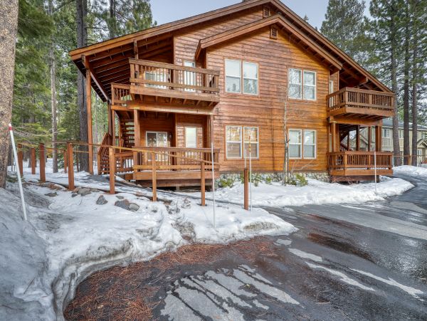 Lake Tahoe North Shore Home 978917