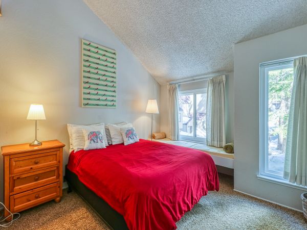 Lake Tahoe North Shore Home 978928