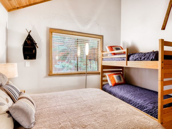 Lake Tahoe North Shore Home 978930