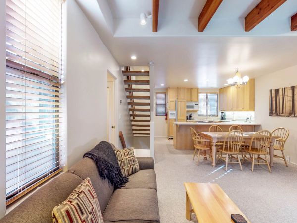 Lake Tahoe North Shore Home 978934