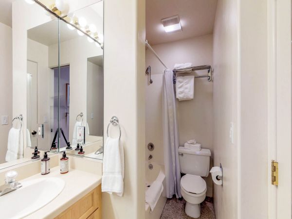 Lake Tahoe North Shore Home 978934