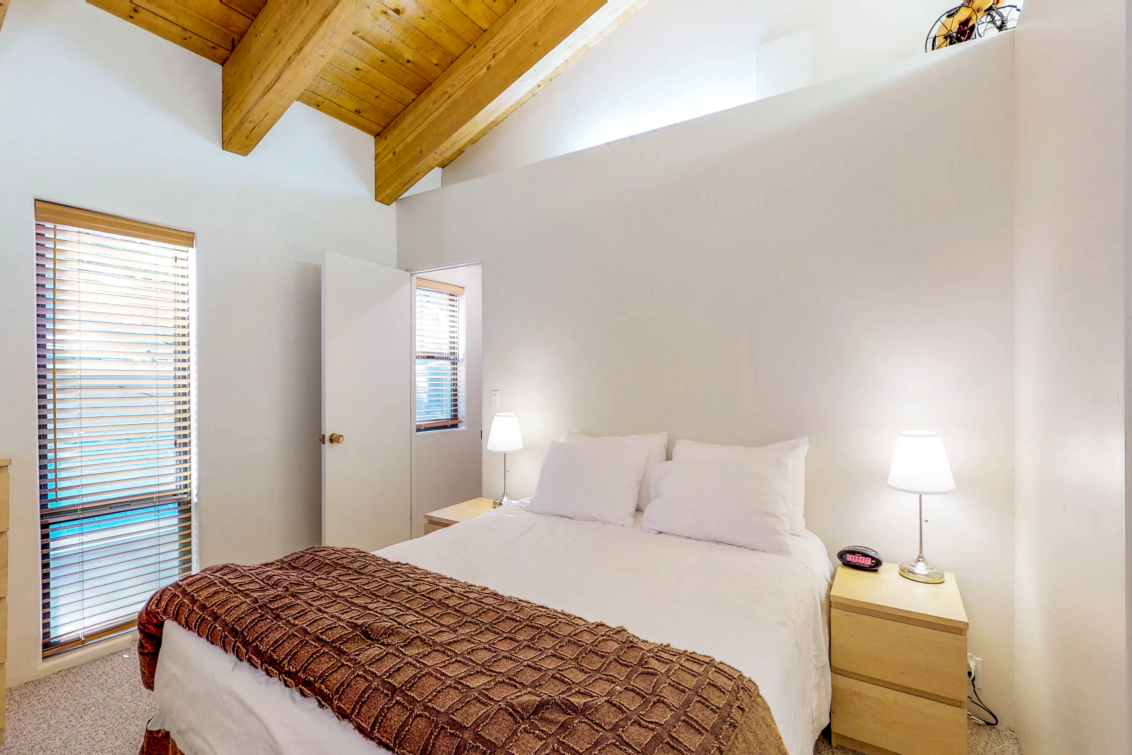 Lake Tahoe North Shore Home 978934