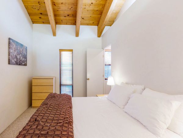 Lake Tahoe North Shore Home 978934