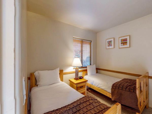 Lake Tahoe North Shore Home 978934