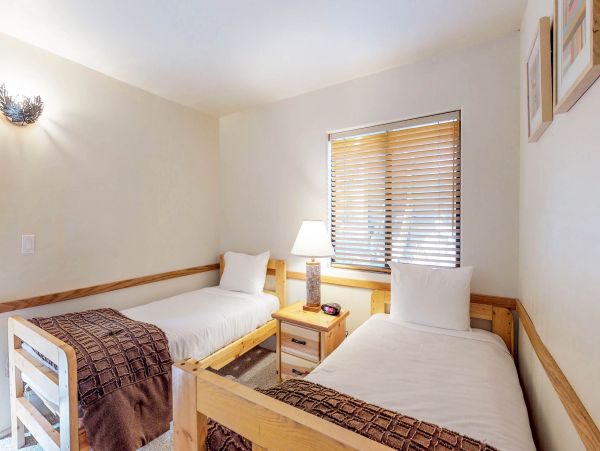 Lake Tahoe North Shore Home 978934