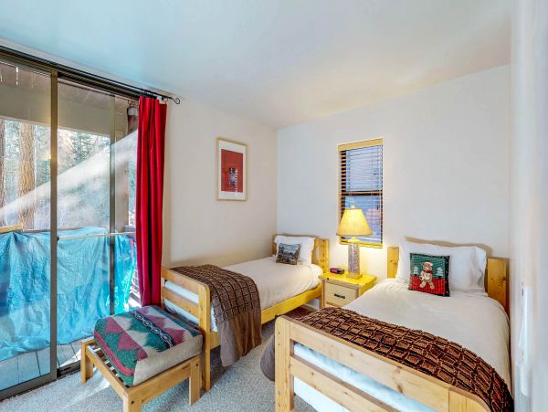 Lake Tahoe North Shore Home 978934