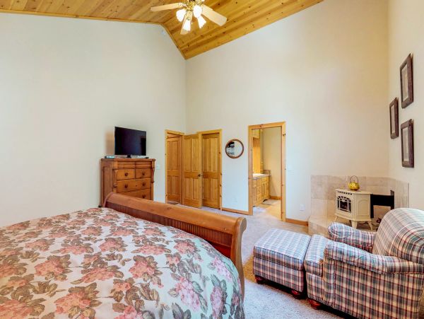 Lake Tahoe North Shore Home 978936