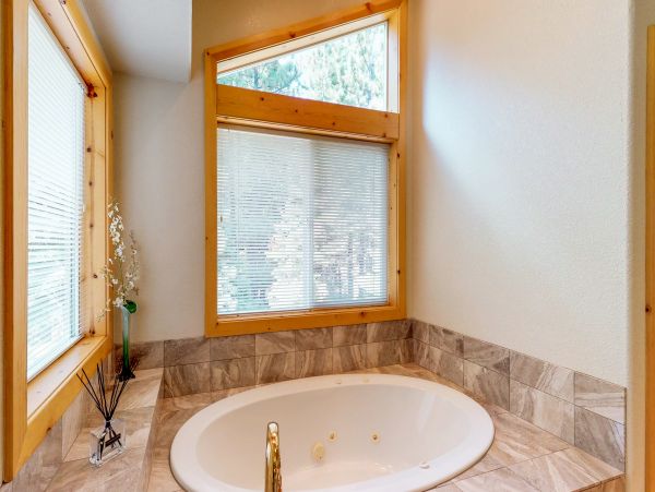 Lake Tahoe North Shore Home 978936