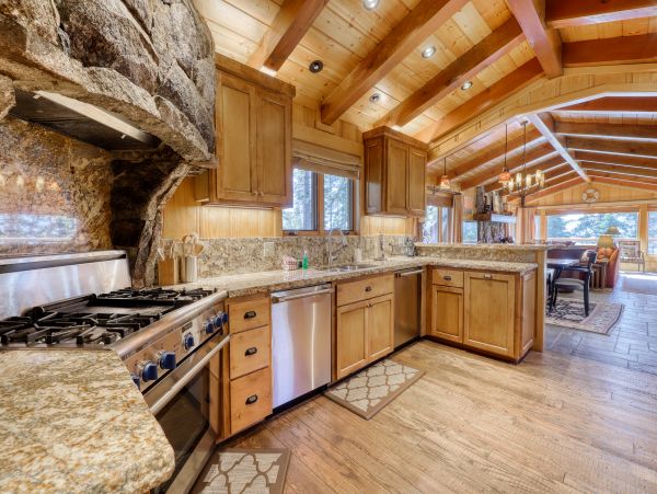 Lake Tahoe North Shore Home 978937