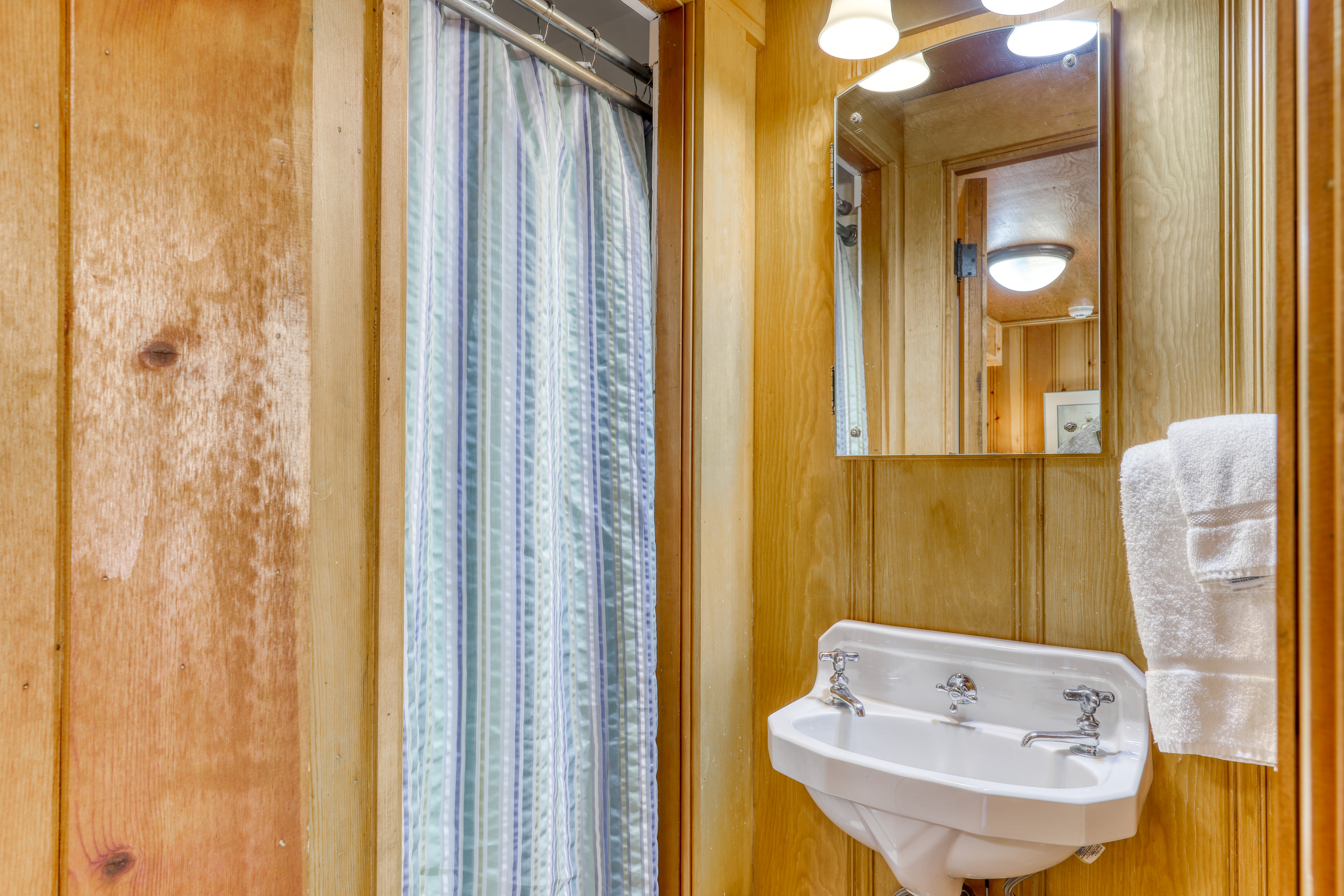 Lake Tahoe North Shore Home 978937