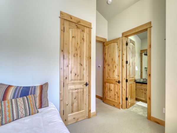 Lake Tahoe North Shore Home 978938