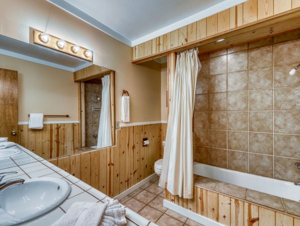 Lake Tahoe North Shore Home 978942