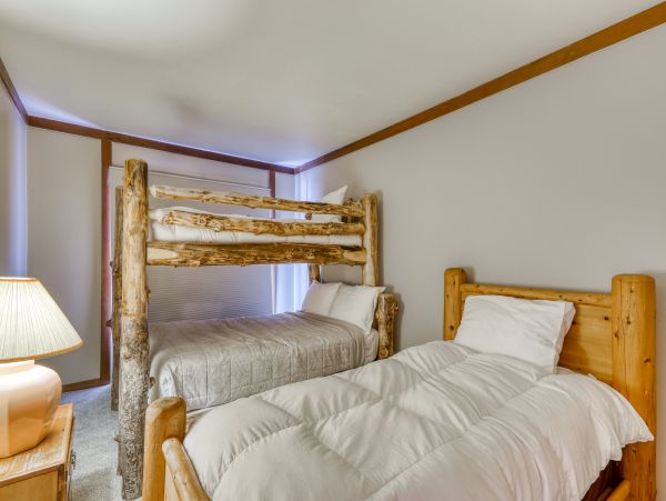 Lake Tahoe North Shore Home 978942