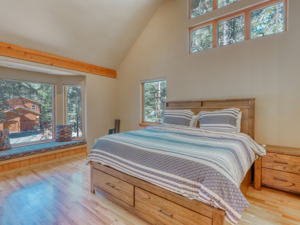 Lake Tahoe North Shore Home 978943