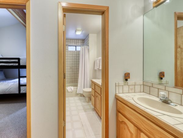 Lake Tahoe North Shore Home 978945