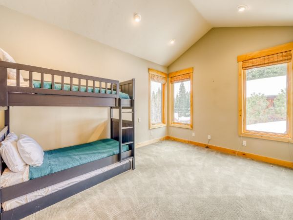 Lake Tahoe North Shore Home 978947