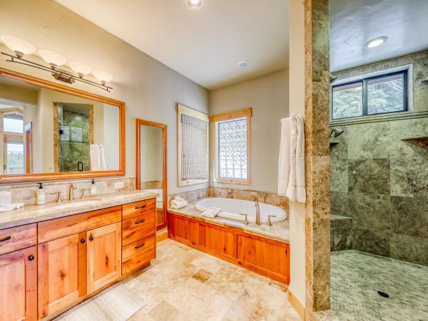 Lake Tahoe North Shore Home 978947