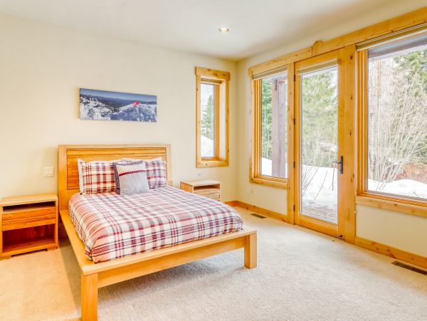 Lake Tahoe North Shore Home 978947