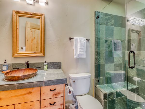 Lake Tahoe North Shore Home 978947