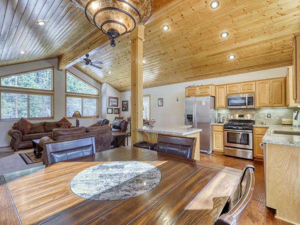 Lake Tahoe North Shore Home 978949