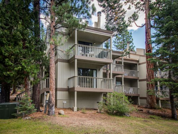 Lake Tahoe North Shore Home 978950