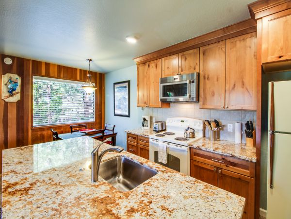 Lake Tahoe North Shore Home 978950