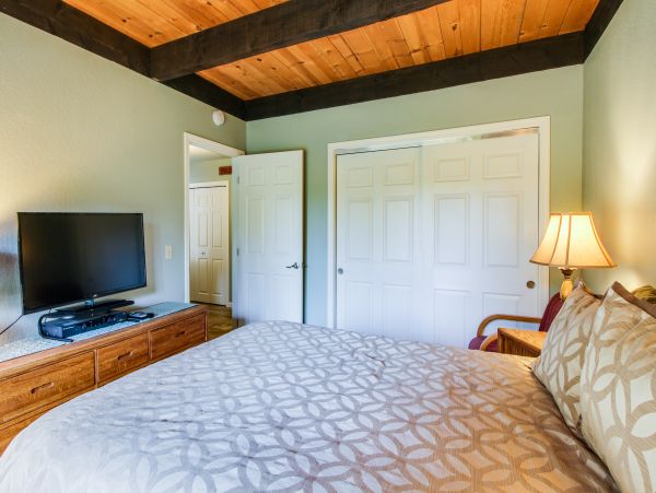 Lake Tahoe North Shore Home 978950