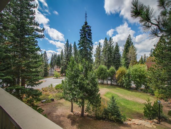 Lake Tahoe North Shore Home 978950