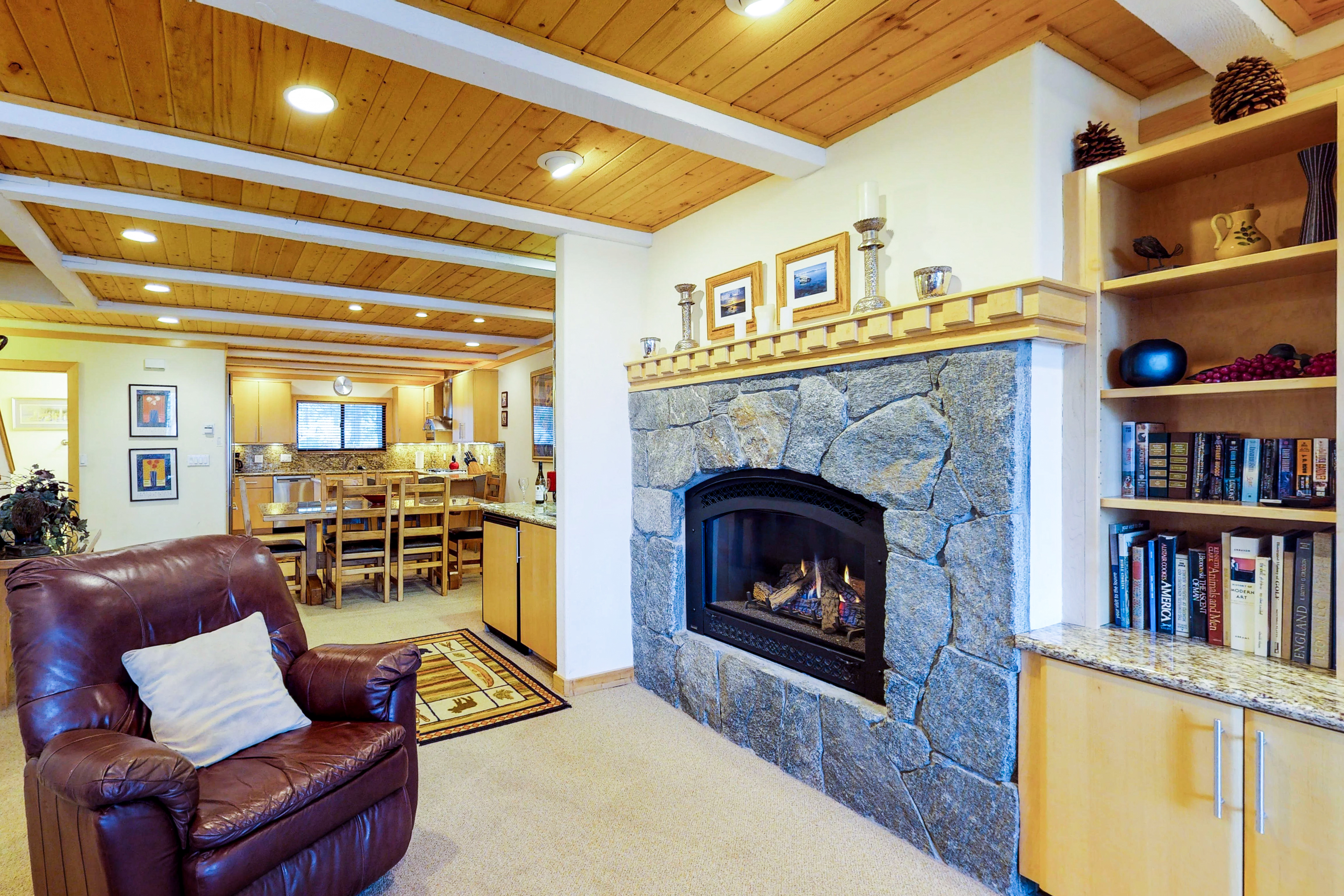 Lake Tahoe North Shore Home 978954