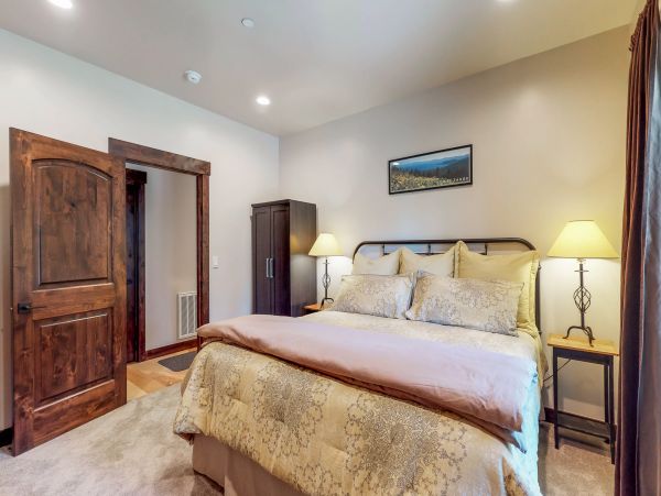Lake Tahoe North Shore Home 978957