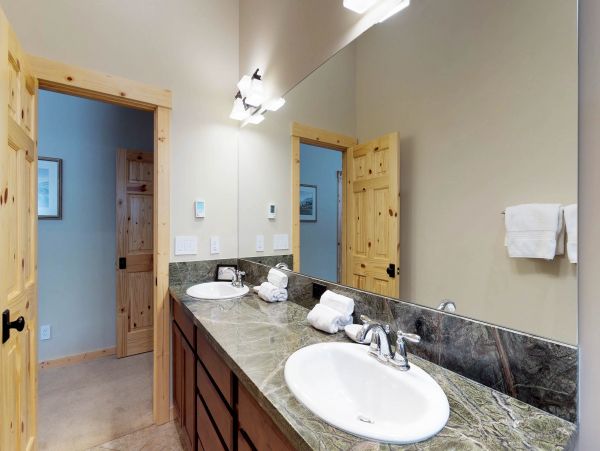 Lake Tahoe North Shore Home 978961