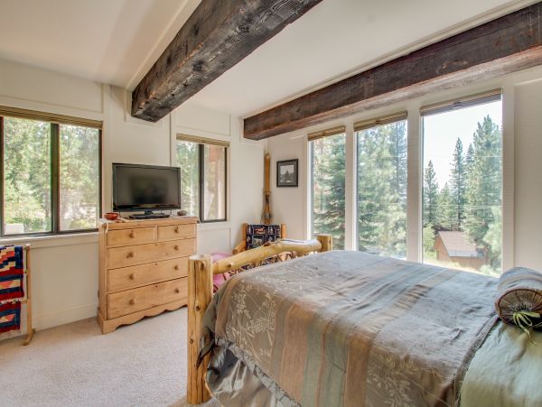 Lake Tahoe North Shore Home 978964