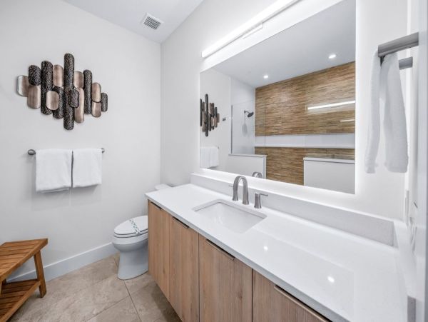 Siesta Key Vacation Home with Pool Short Walk To Beach