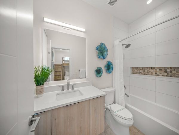 Siesta Key Vacation Home with Pool Short Walk To Beach
