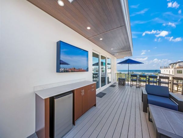 Siesta Key Vacation Home with Pool Short Walk To Beach