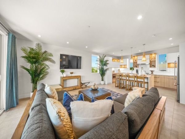 Siesta Key Vacation Home with Pool Short Walk To Beach