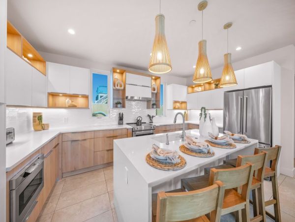 Siesta Key Vacation Home with Pool Short Walk To Beach