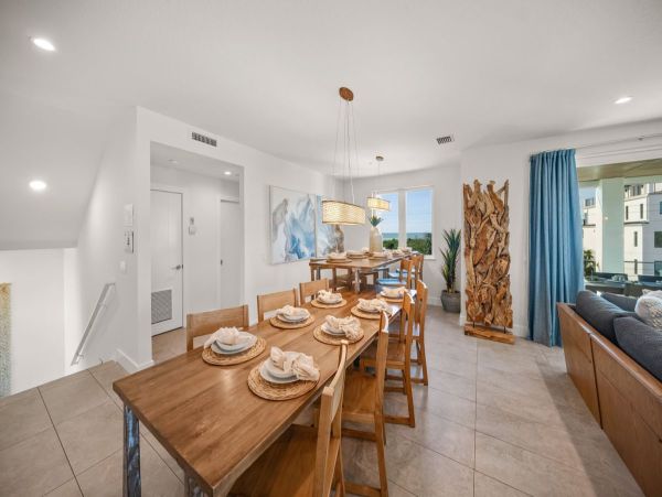 Siesta Key Vacation Home with Pool Short Walk To Beach