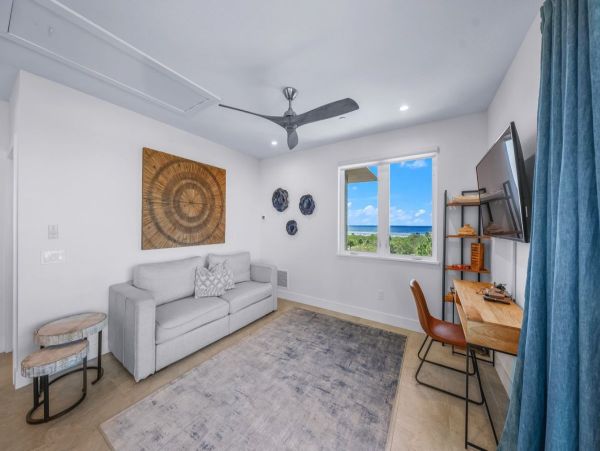 Siesta Key Vacation Home with Pool Short Walk To Beach