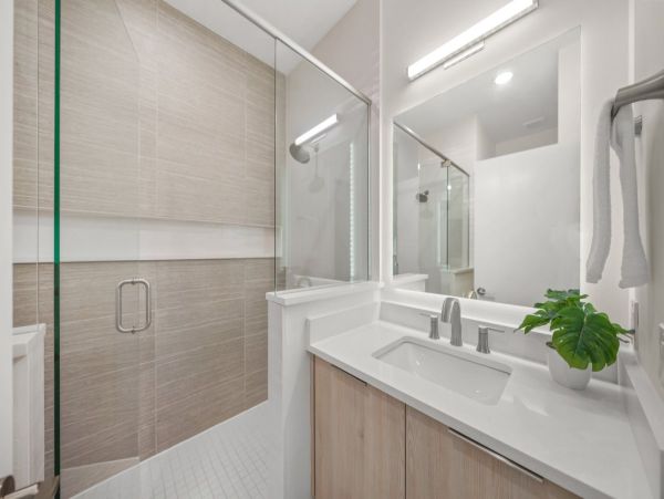 Siesta Key Vacation Home with Pool Short Walk To Beach