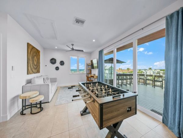 Siesta Key Vacation Home with Pool Short Walk To Beach