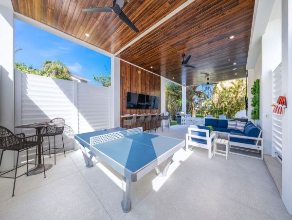 Siesta Key Vacation Home with Pool Short Walk To Beach