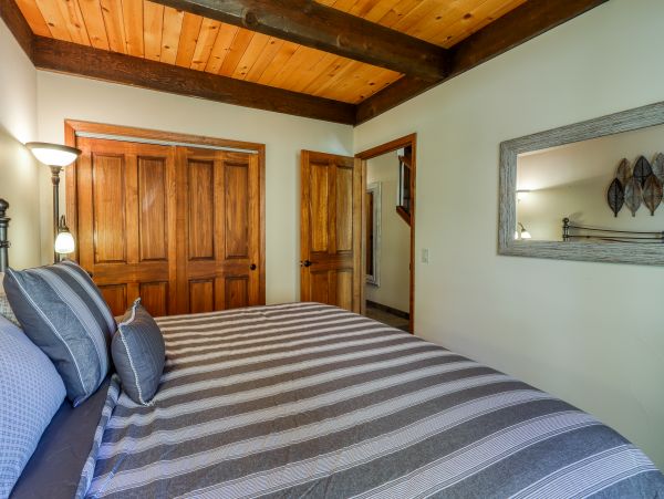 Lake Tahoe North Shore Home 978974