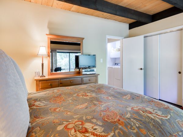 Lake Tahoe North Shore Home 978978